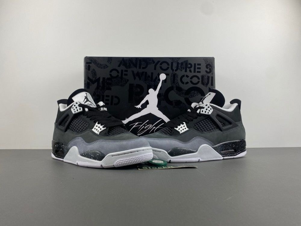Nike air jordan 4